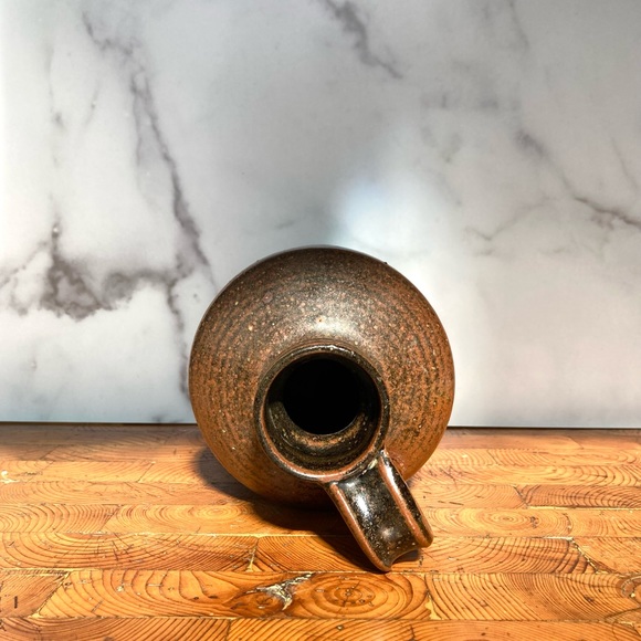 Antique/Vintage Brown Salt Glaze Ceramic Stoneware Whisky Jug w/ Finger Handle - Picture 4 of 9